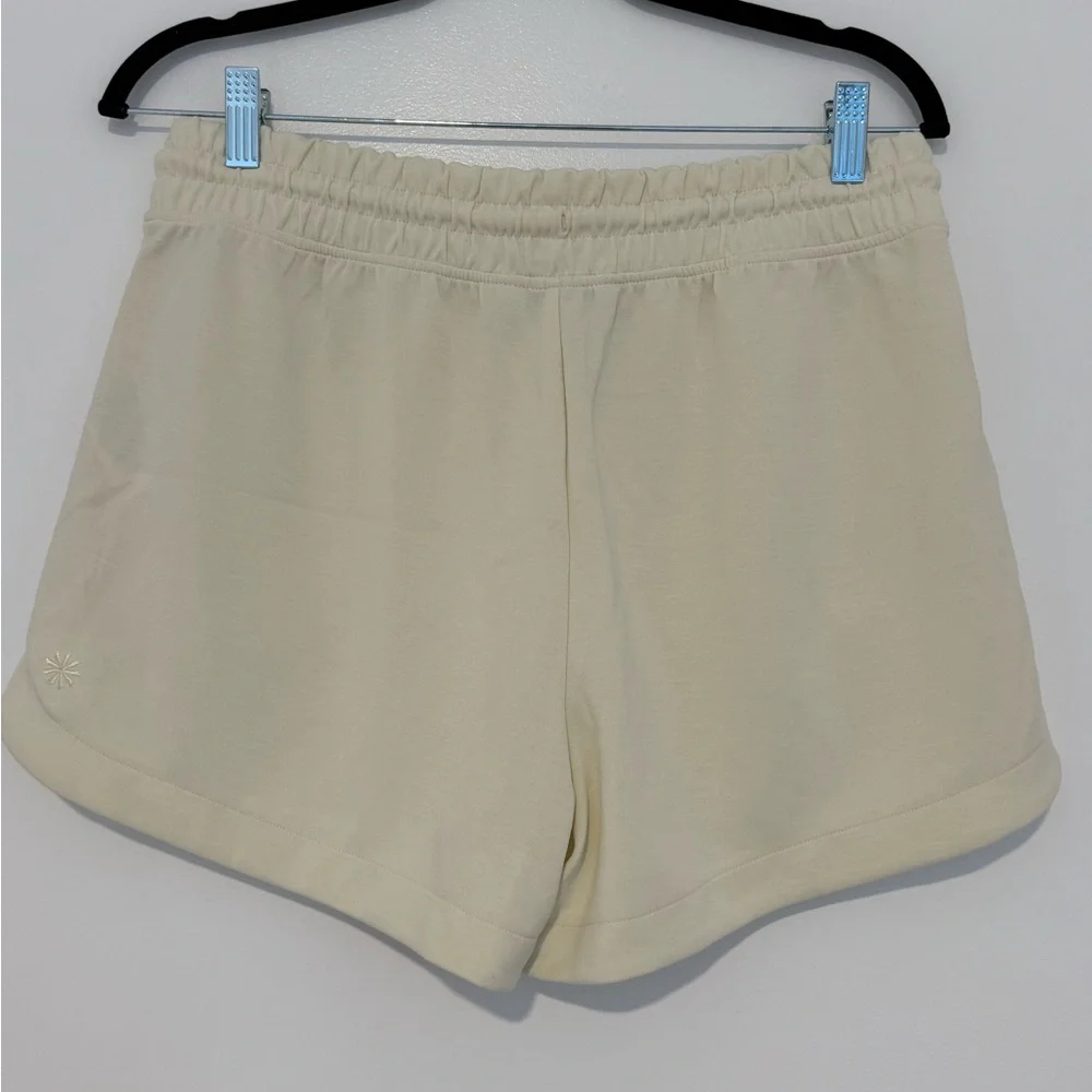 Athleta NWOT Seasoft Mid Rise Tencel Soft Cream Shorts Loungewear Comfy Cozy - Picture 7 of 10